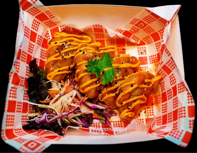 Two Sisters curry puffs first-party photograph